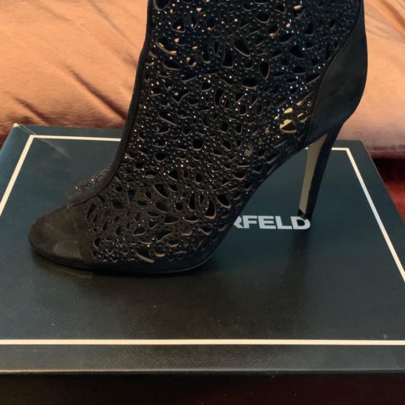 Heels - Picture 2 of 5